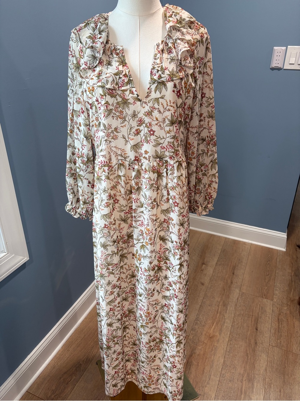LOFT Floral Ruffle Neck Maxi Dress Cream Botanical Print Size Small NWT